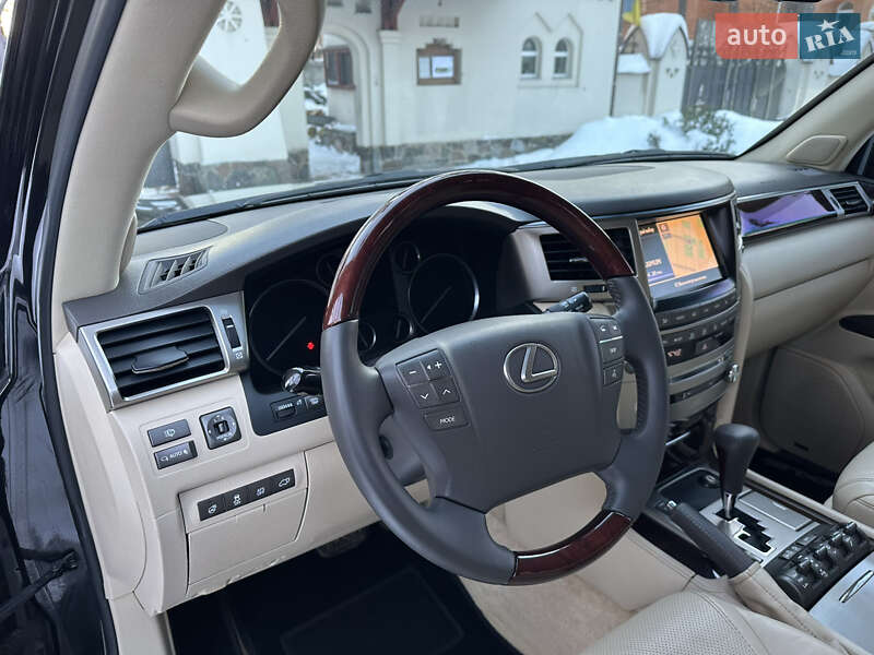 Внедорожник / Кроссовер Lexus LX 2013 в Киеве