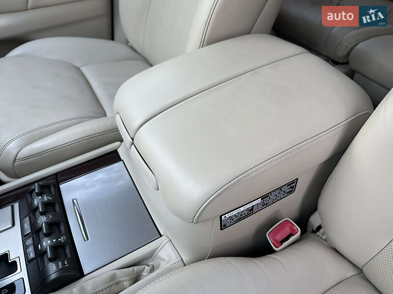 Внедорожник / Кроссовер Lexus LX 2013 в Киеве