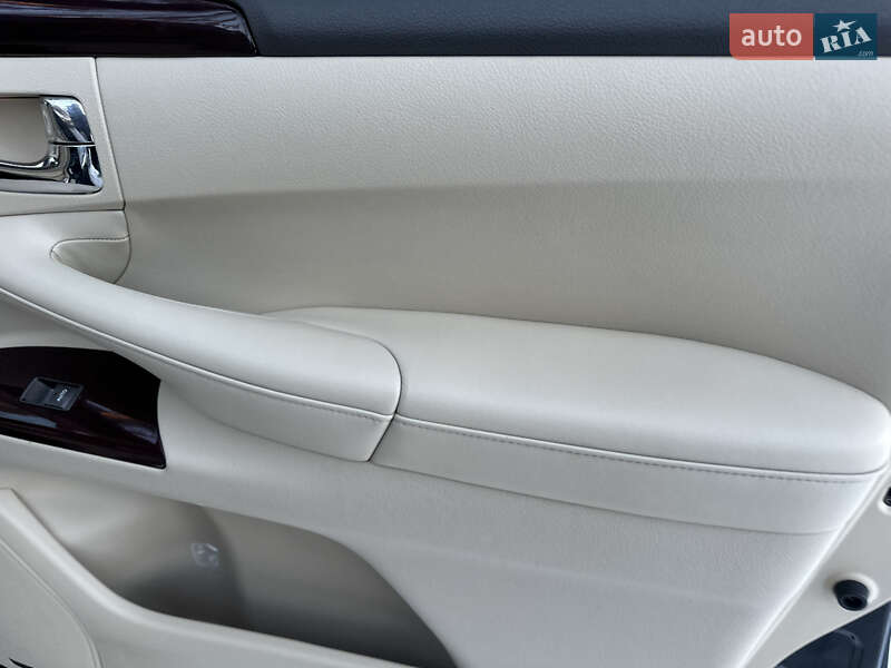 Внедорожник / Кроссовер Lexus LX 2013 в Киеве