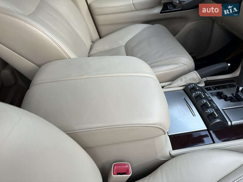 Внедорожник / Кроссовер Lexus LX 2013 в Киеве