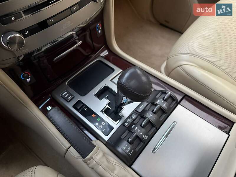 Внедорожник / Кроссовер Lexus LX 2012 в Киеве