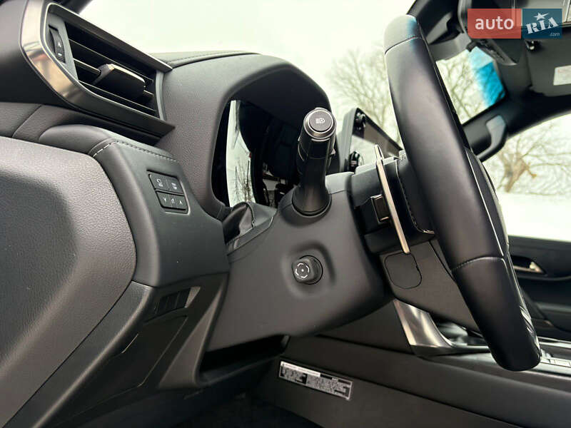 Позашляховик / Кросовер Lexus LX 2023 в Києві