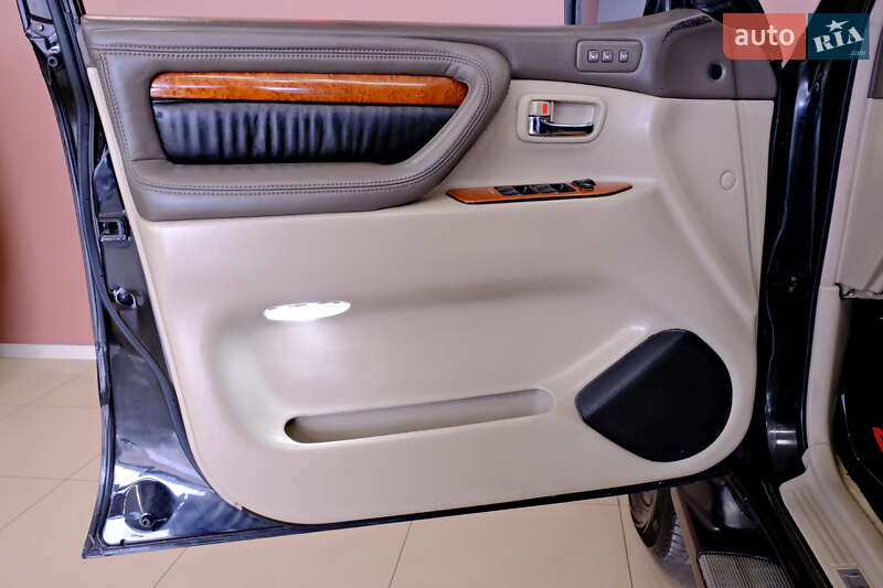 Позашляховик / Кросовер Lexus LX 2003 в Одесі