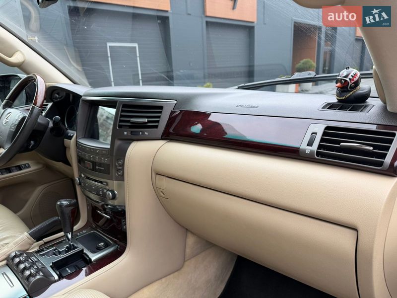 Внедорожник / Кроссовер Lexus LX 2011 в Киеве