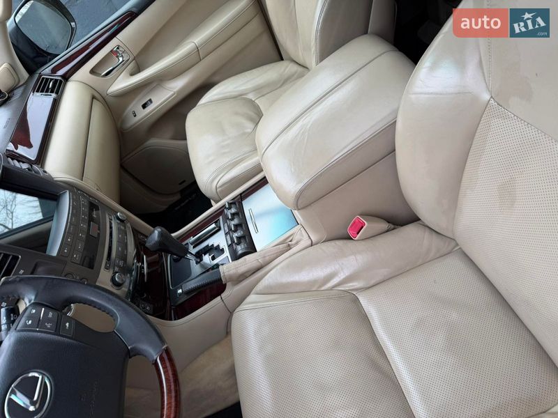 Внедорожник / Кроссовер Lexus LX 2011 в Киеве