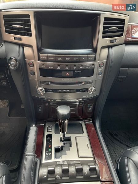 Внедорожник / Кроссовер Lexus LX 2014 в Ивано-Франковске