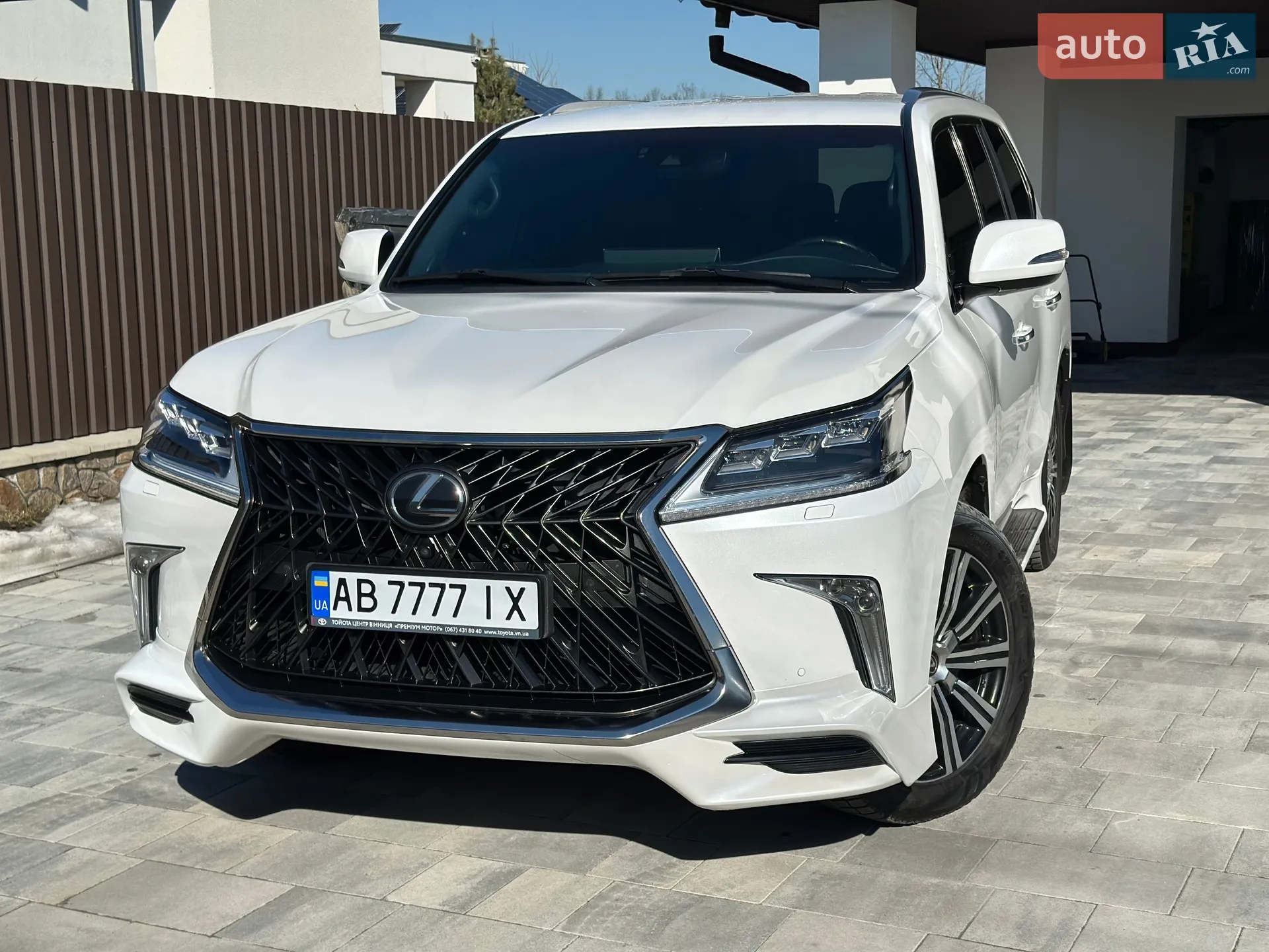 2019 Lexus LX - мініатюра 2