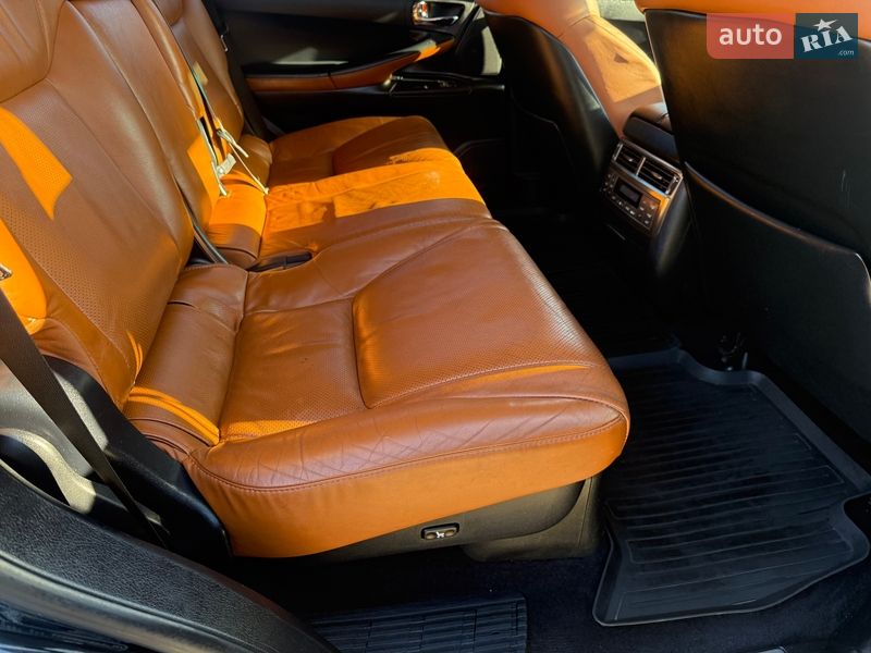 Внедорожник / Кроссовер Lexus LX 2011 в Черновцах