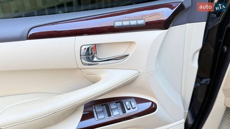 Внедорожник / Кроссовер Lexus LX 2013 в Одессе