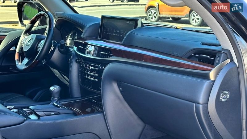 Внедорожник / Кроссовер Lexus LX 2015 в Киеве