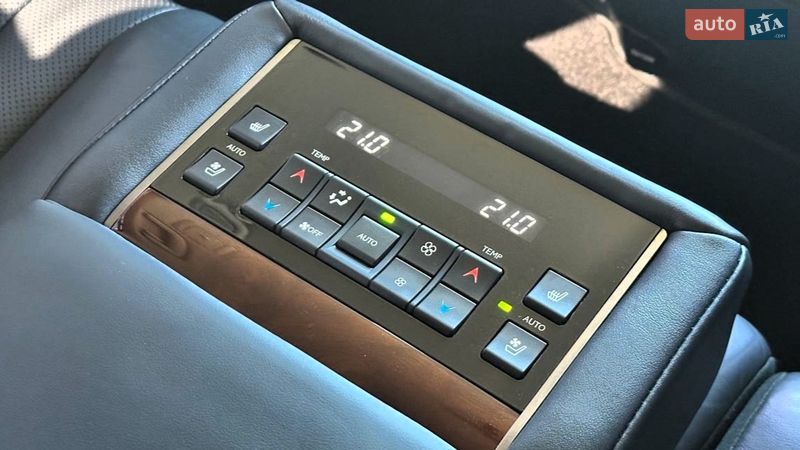 Внедорожник / Кроссовер Lexus LX 2015 в Киеве