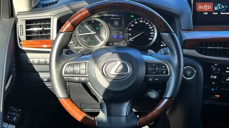 Внедорожник / Кроссовер Lexus LX 2015 в Киеве