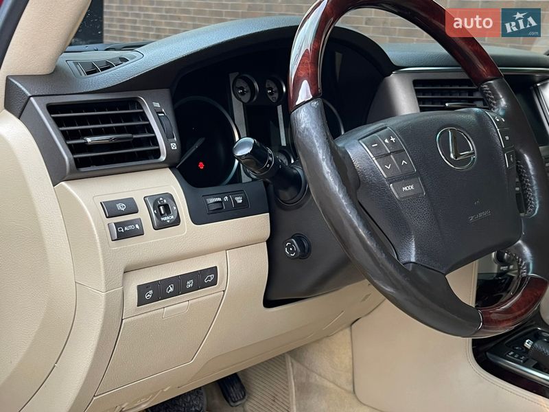 Внедорожник / Кроссовер Lexus LX 2011 в Львове