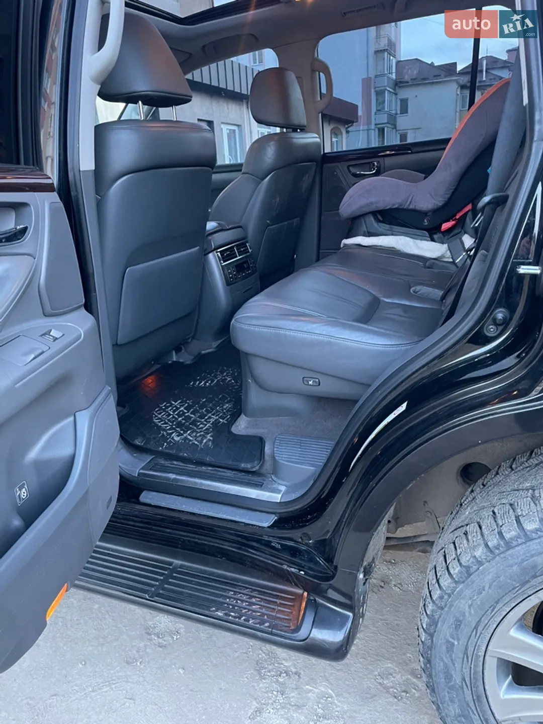 2010 Lexus LX - мініатюра 9
