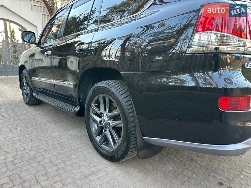 Внедорожник / Кроссовер Lexus LX 2013 в Киеве