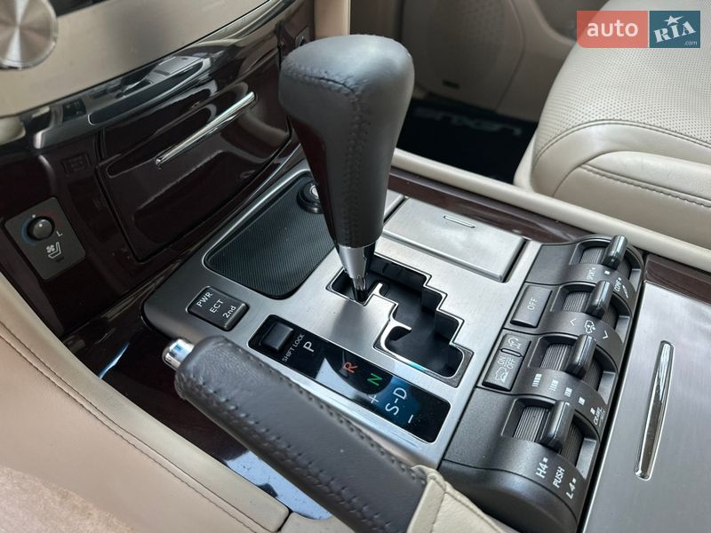 Внедорожник / Кроссовер Lexus LX 2013 в Киеве