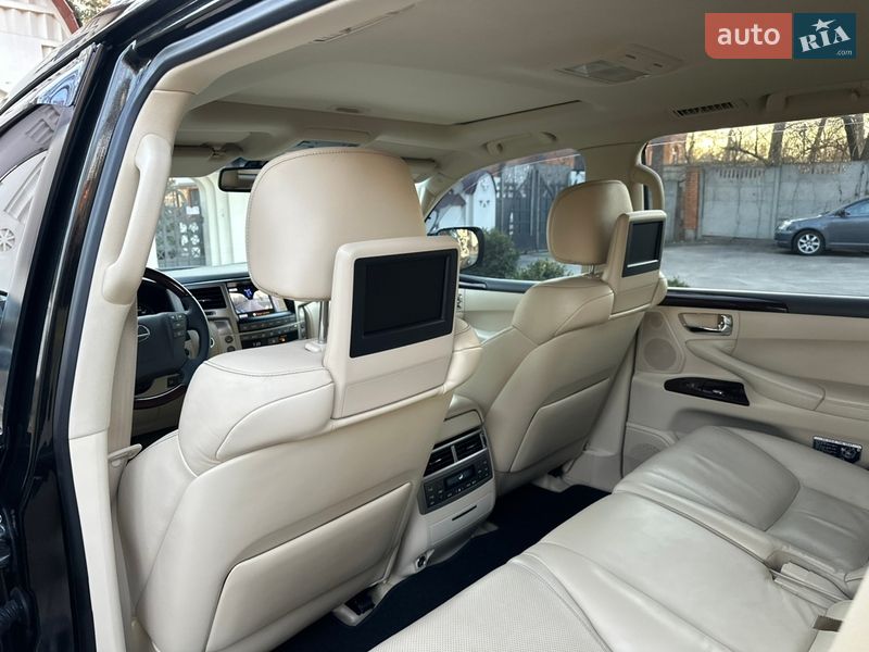 Внедорожник / Кроссовер Lexus LX 2013 в Киеве
