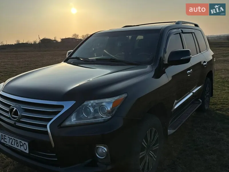 Lexus LX 2013