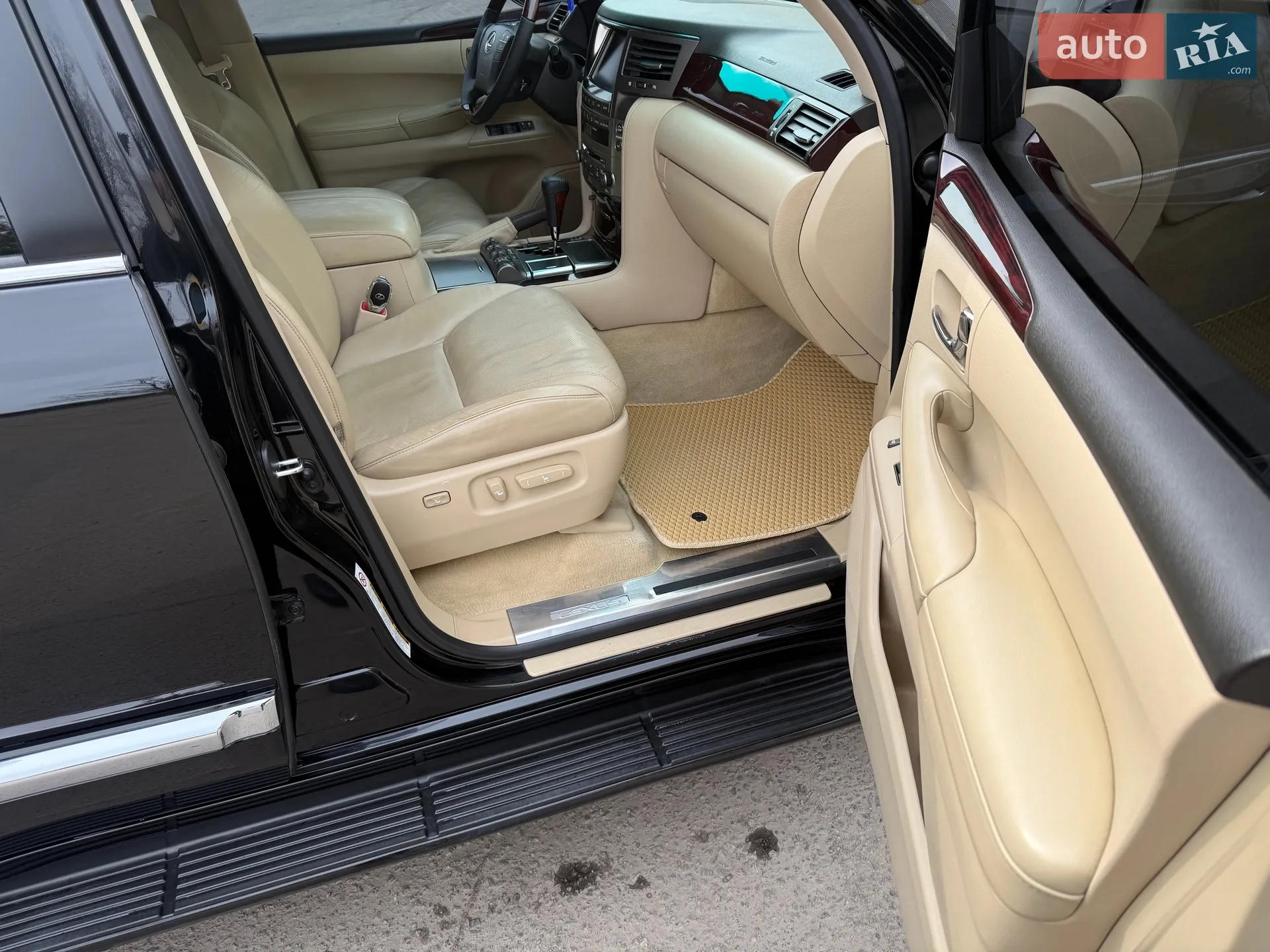 2010 Lexus LX - мініатюра 23