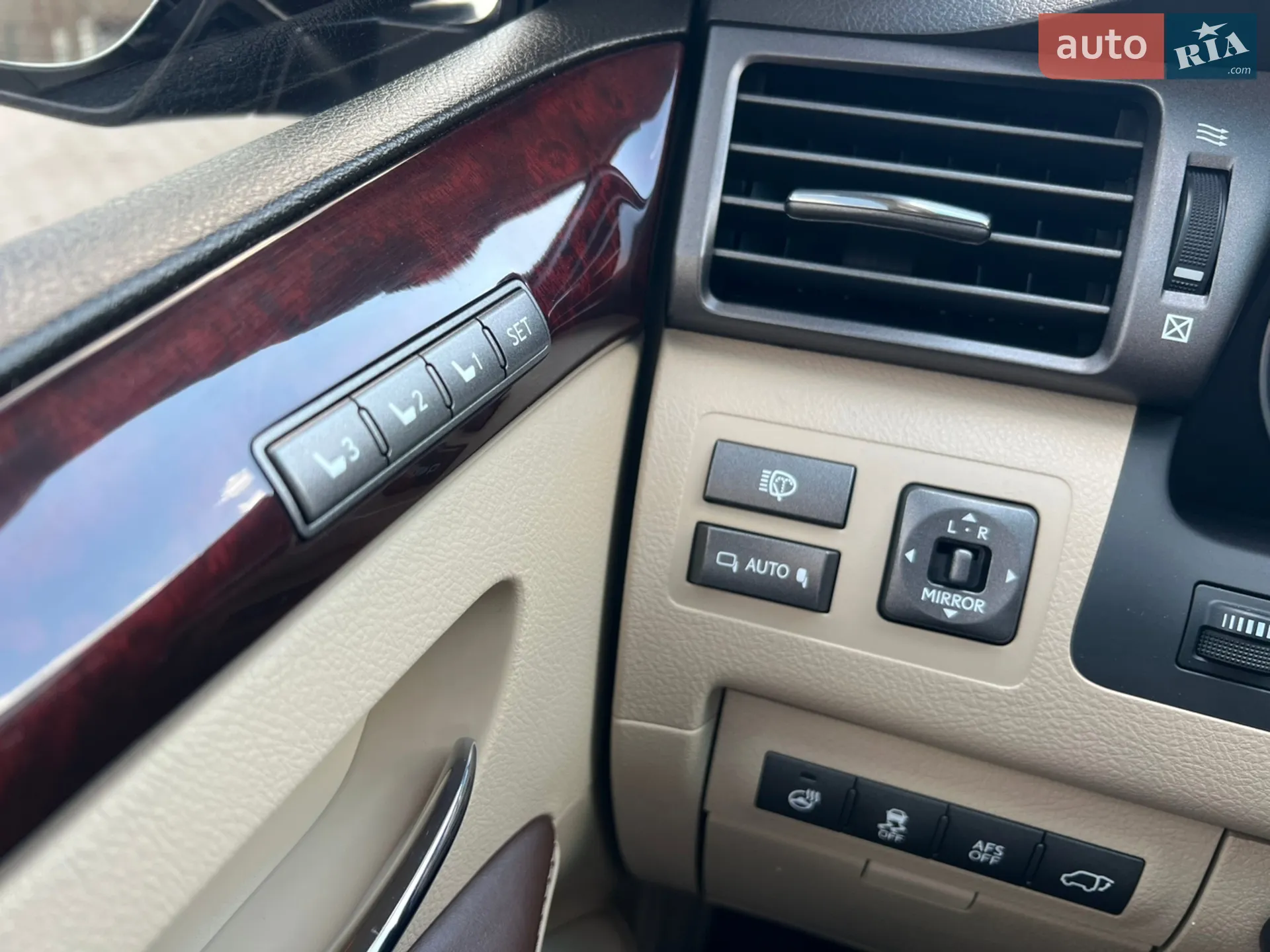 2010 Lexus LX - мініатюра 8