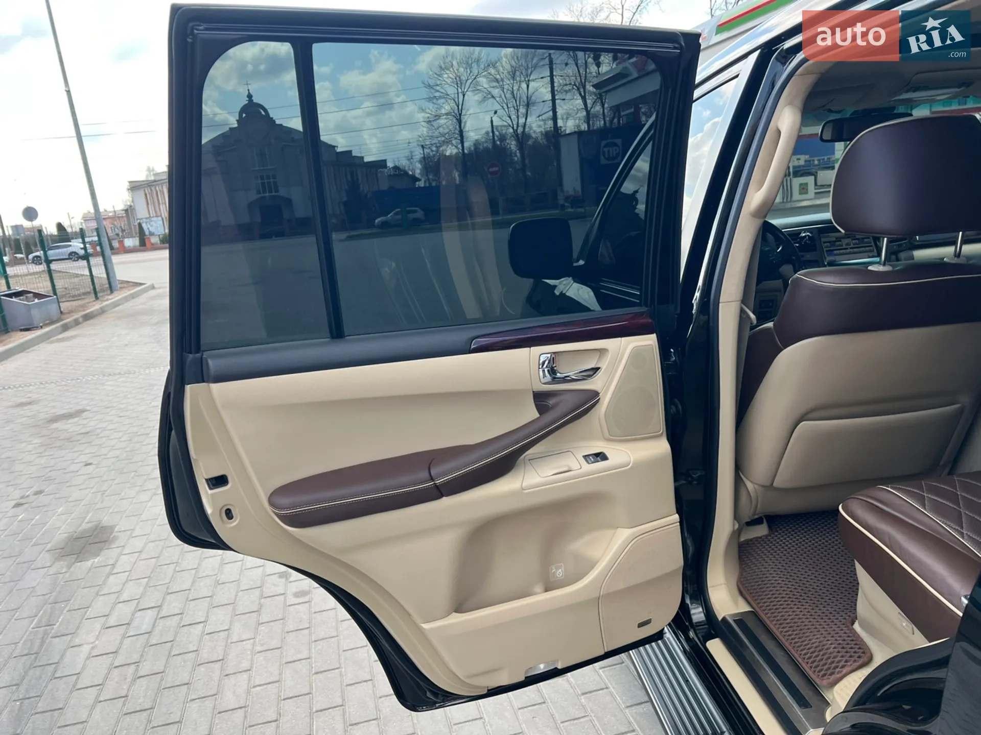 2010 Lexus LX - мініатюра 37