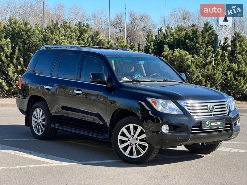 Lexus LX 2011