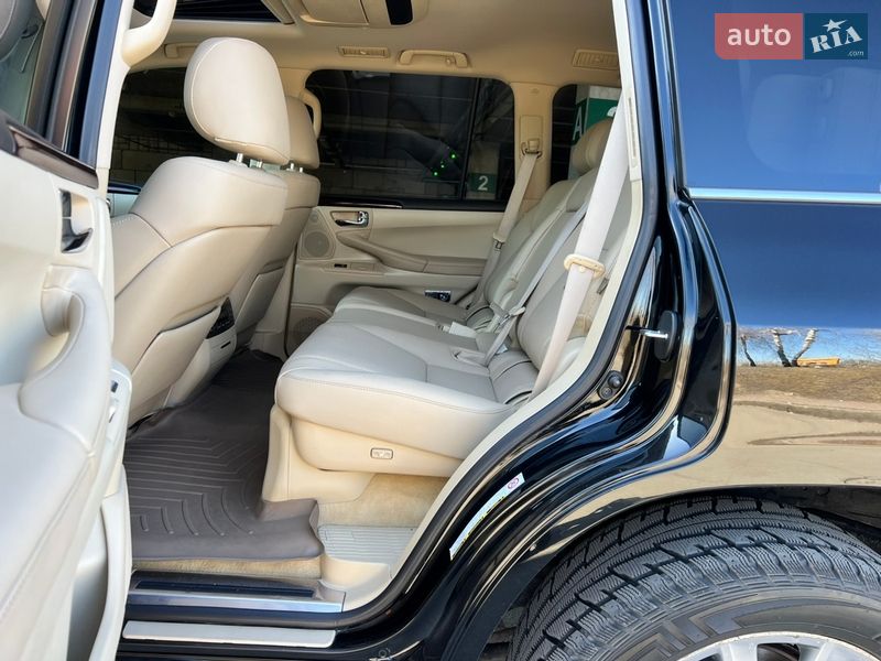 Внедорожник / Кроссовер Lexus LX 2011 в Киеве