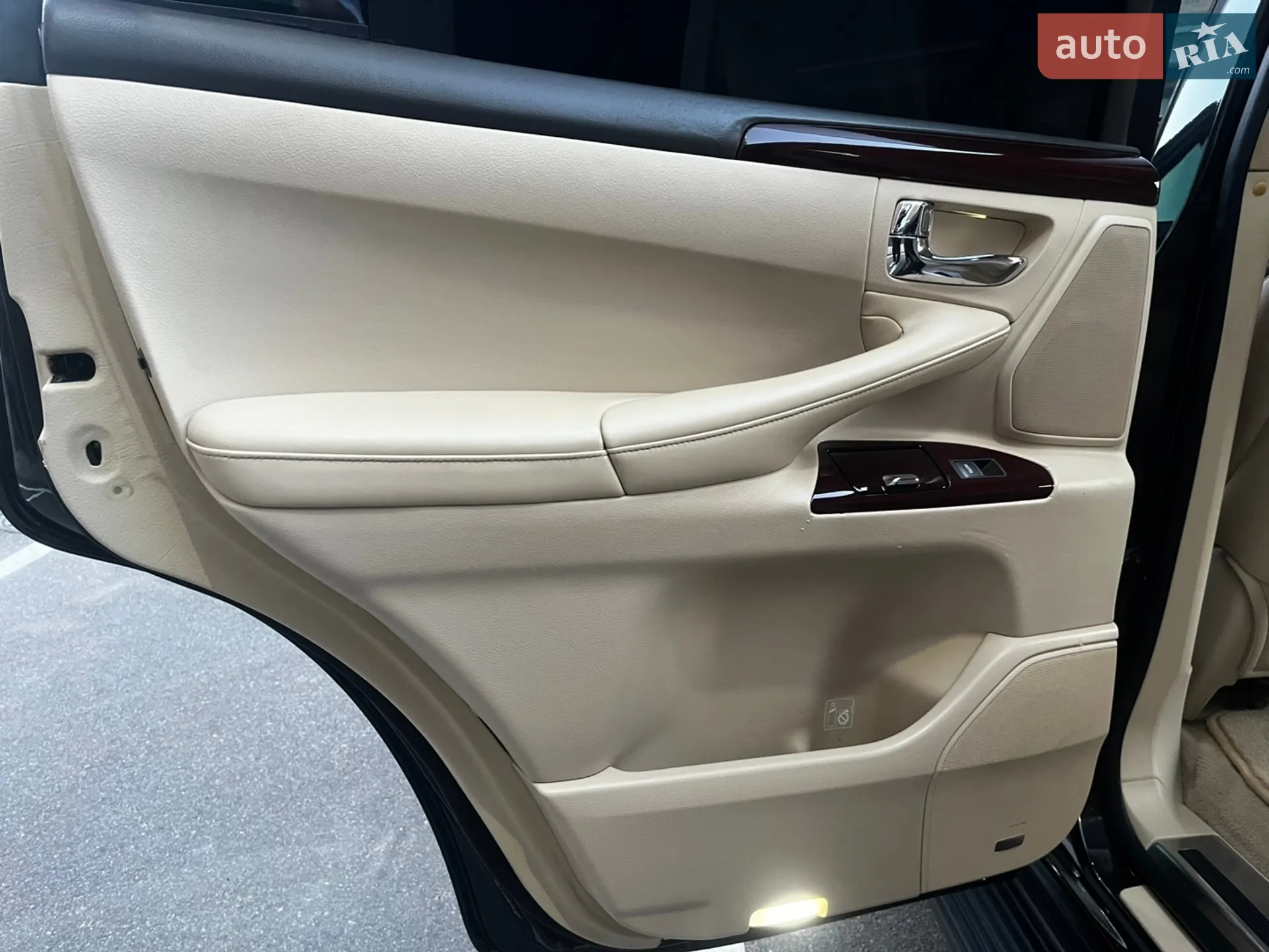 2010 Lexus LX - мініатюра 50