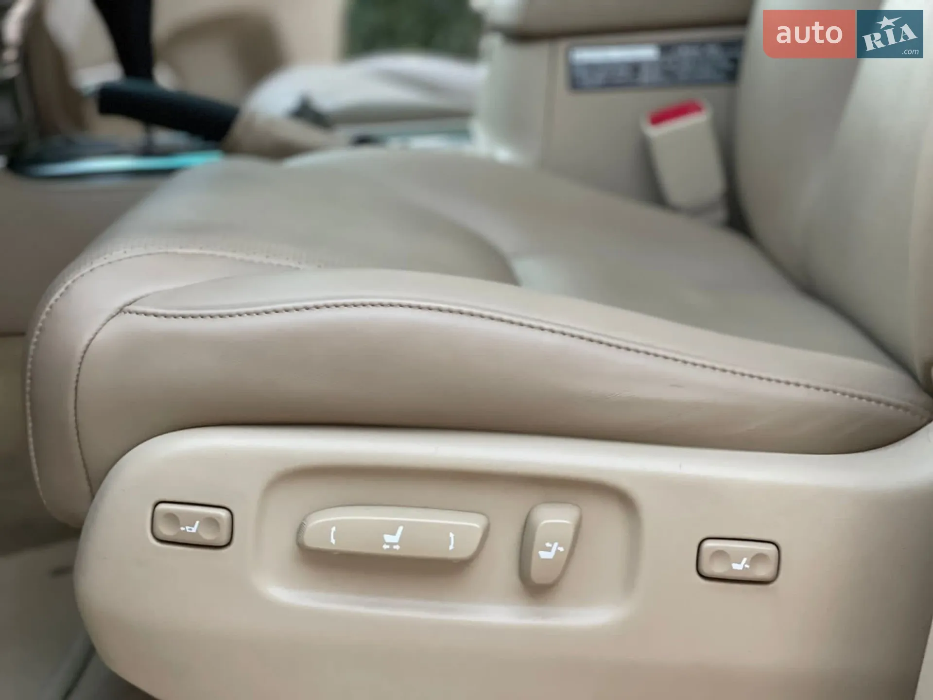 2011 Lexus LX - мініатюра 18