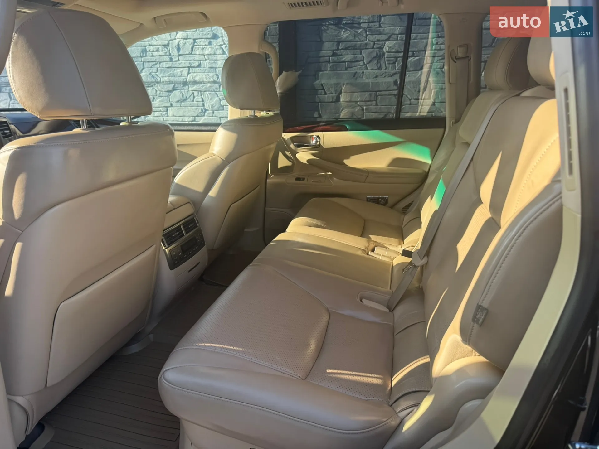 2011 Lexus LX - мініатюра 20