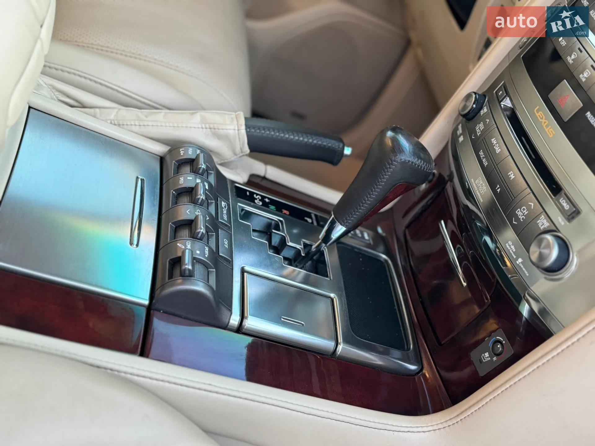 2011 Lexus LX - мініатюра 4