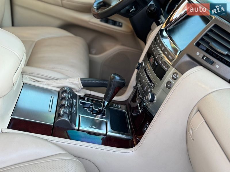 Внедорожник / Кроссовер Lexus LX 2011 в Харькове