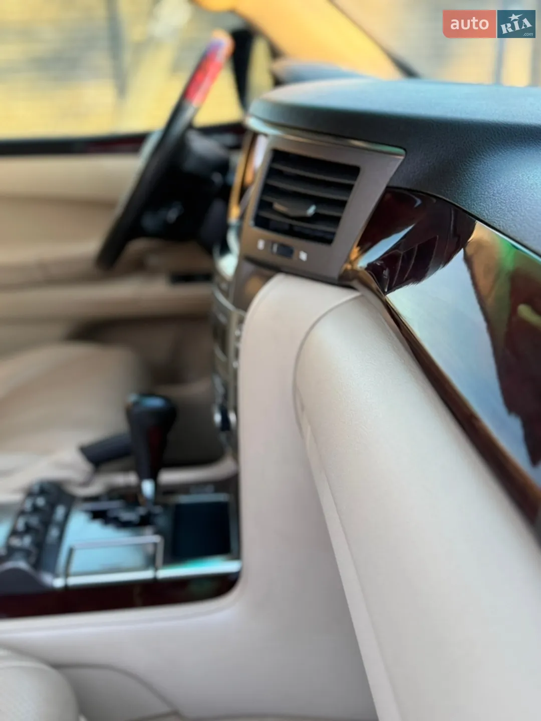 2011 Lexus LX - мініатюра 8