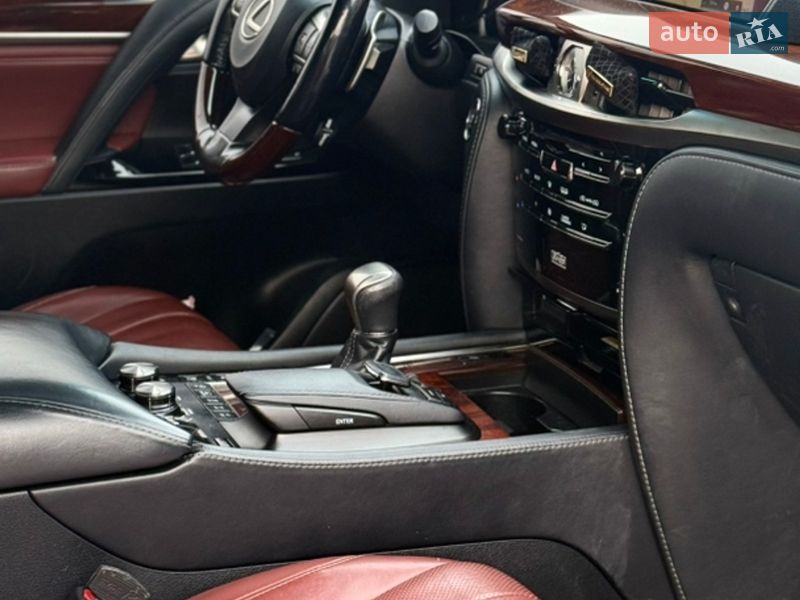 Внедорожник / Кроссовер Lexus LX 2016 в Днепре