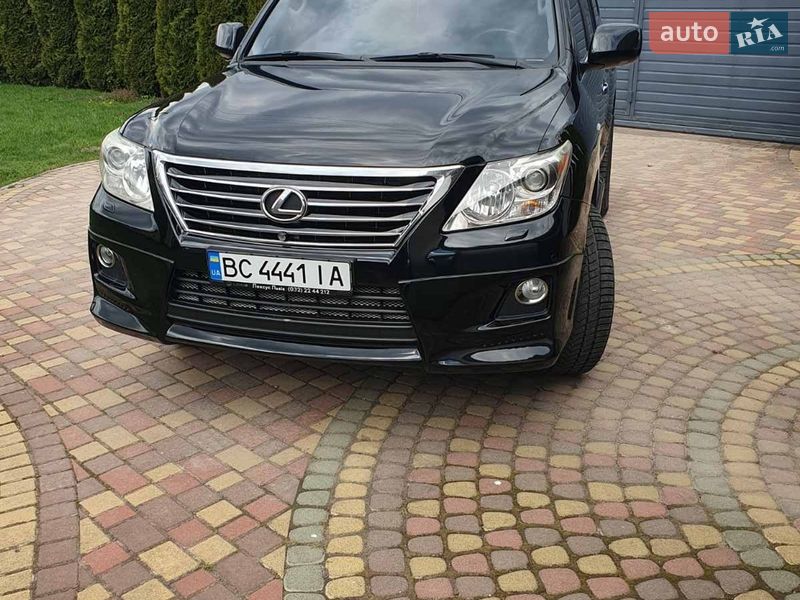 Lexus LX 2010