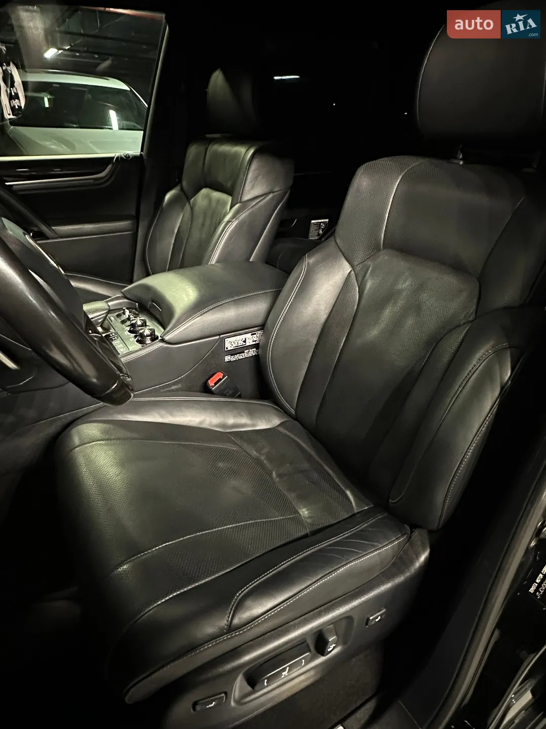 2019 Lexus LX - мініатюра 16