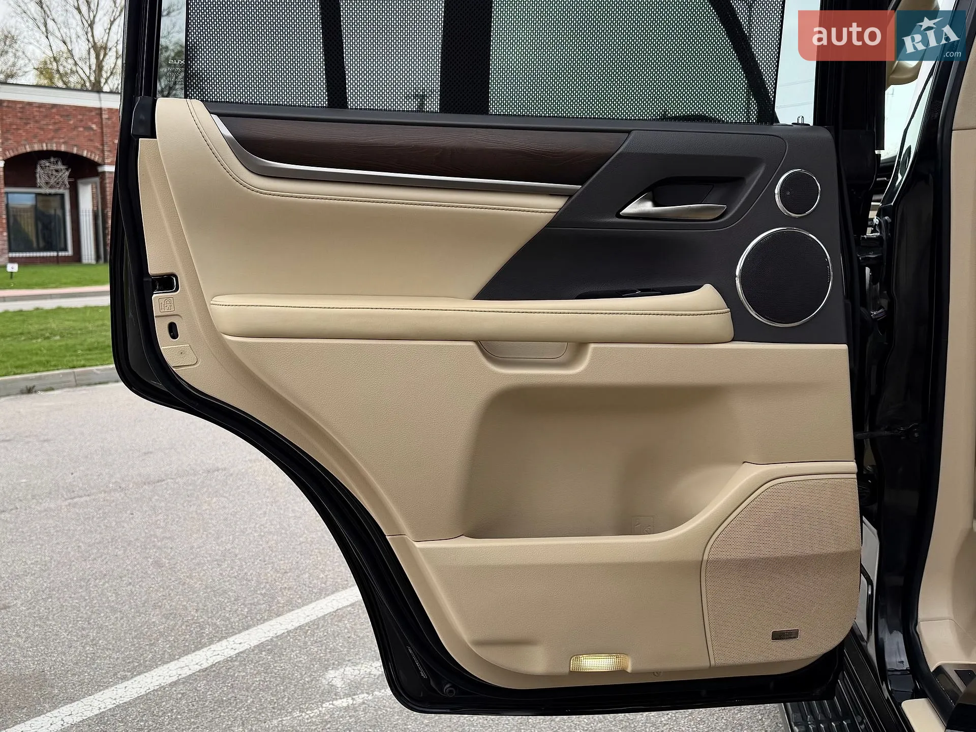 2016 Lexus LX - мініатюра 27