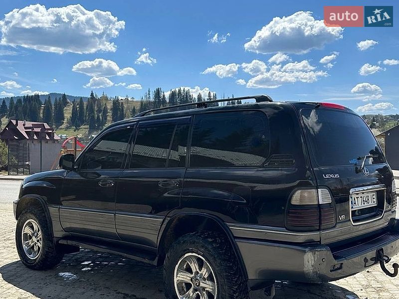 Внедорожник / Кроссовер Lexus LX 1999 в Яремче