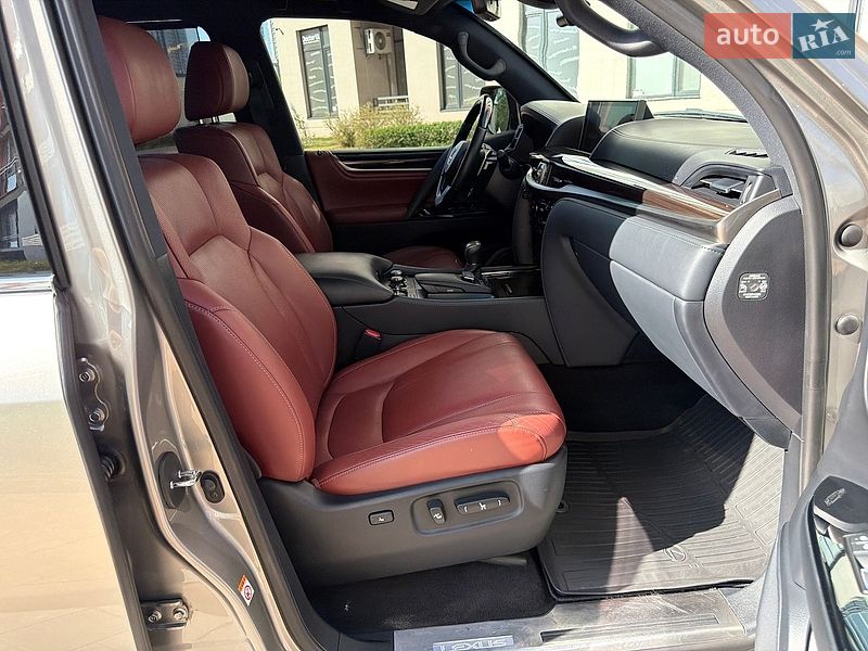 Внедорожник / Кроссовер Lexus LX 2018 в Киеве
