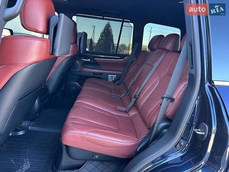 Внедорожник / Кроссовер Lexus LX 2017 в Ивано-Франковске