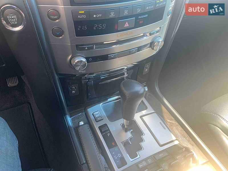 Внедорожник / Кроссовер Lexus LX 2012 в Киеве