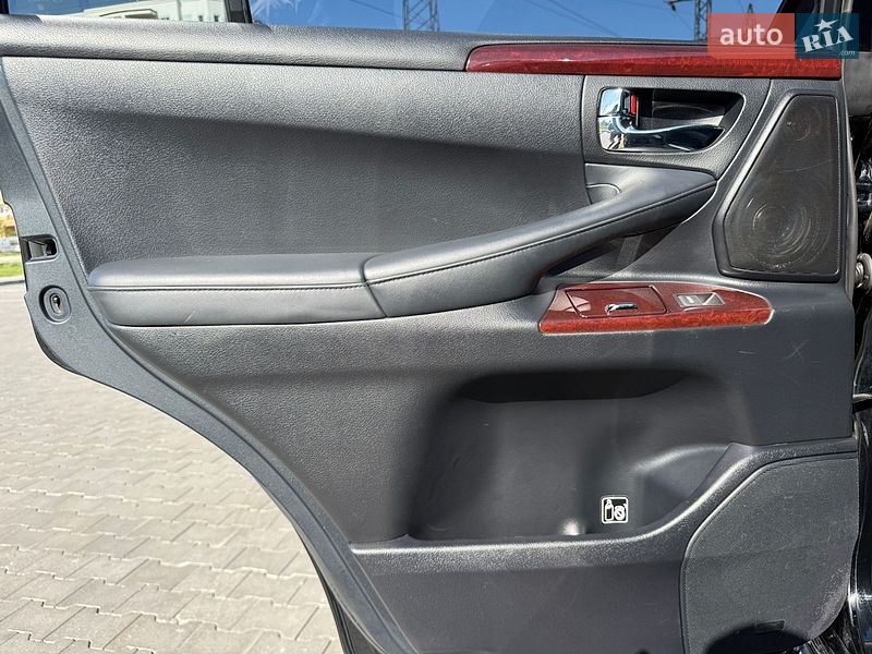 Внедорожник / Кроссовер Lexus LX 2014 в Ирпене