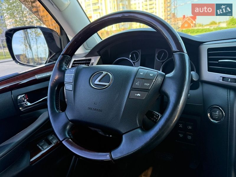 Внедорожник / Кроссовер Lexus LX 2014 в Ирпене