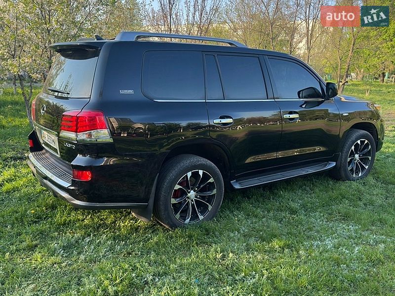 Lexus LX 2008