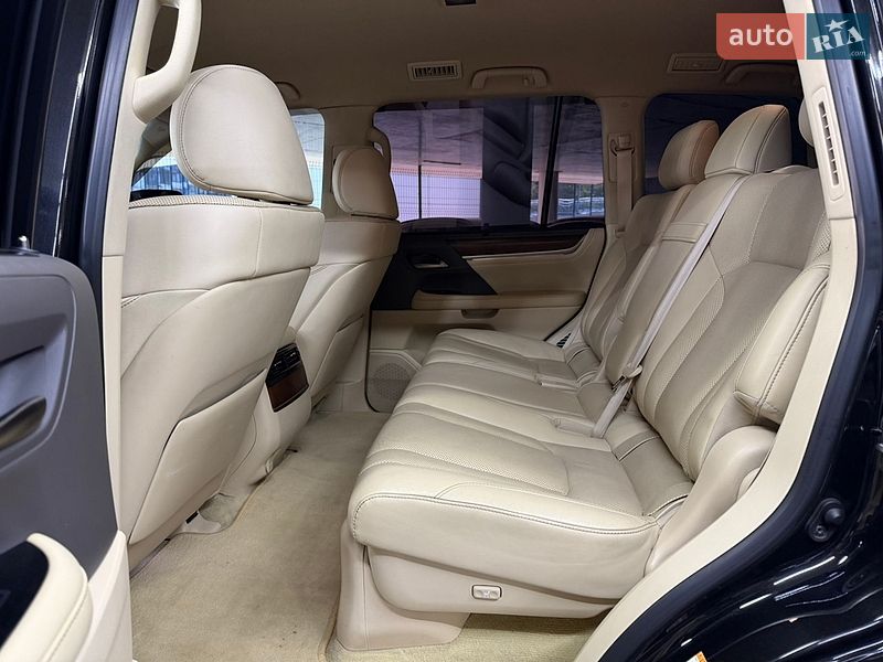 Внедорожник / Кроссовер Lexus LX 2016 в Одессе