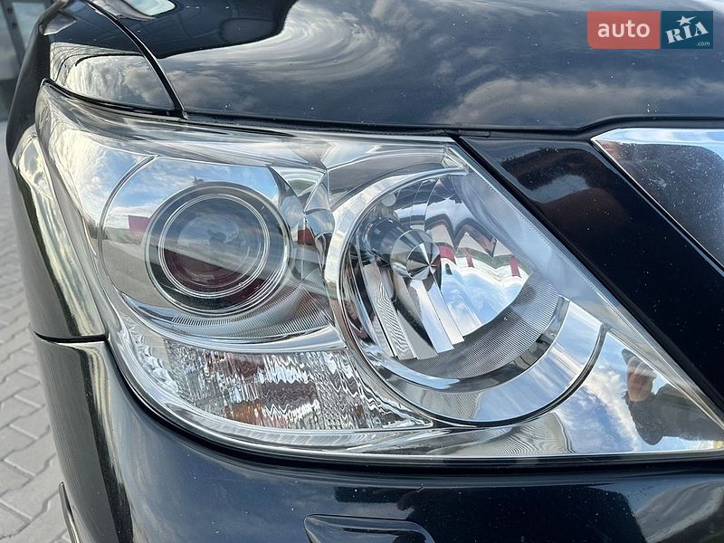 Внедорожник / Кроссовер Lexus LX 2011 в Черновцах