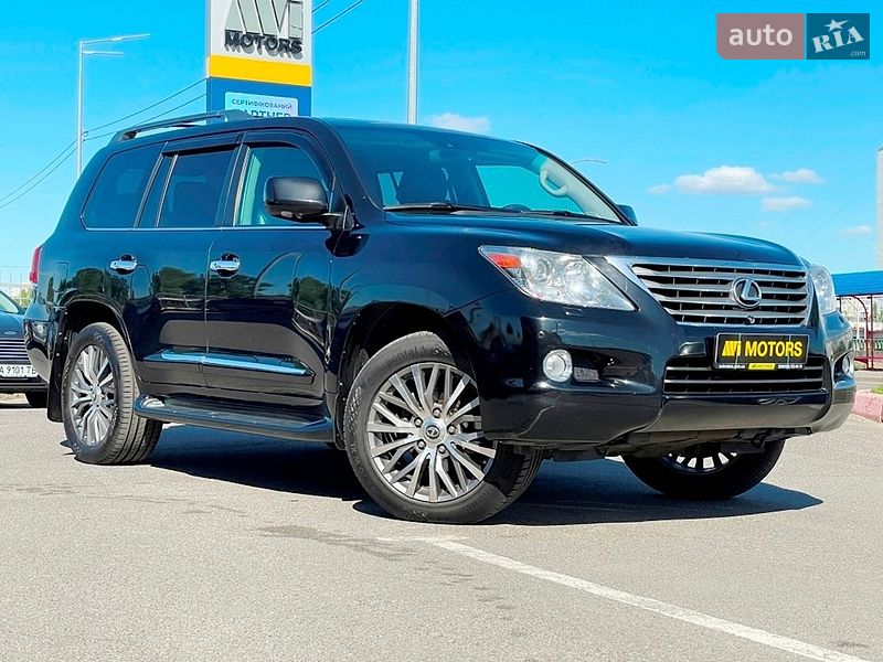 Lexus LX 2011