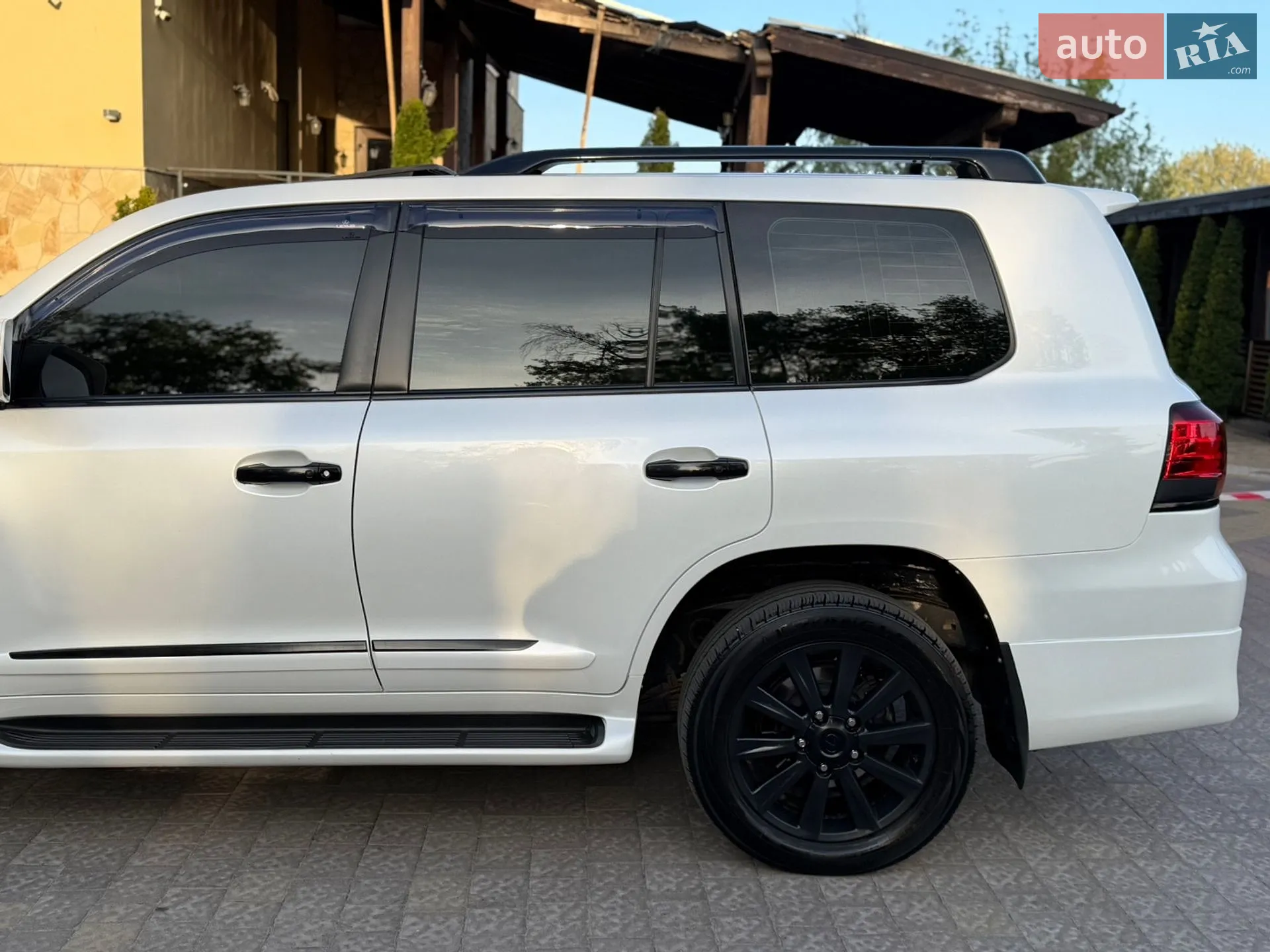 2011 Lexus LX - мініатюра 17