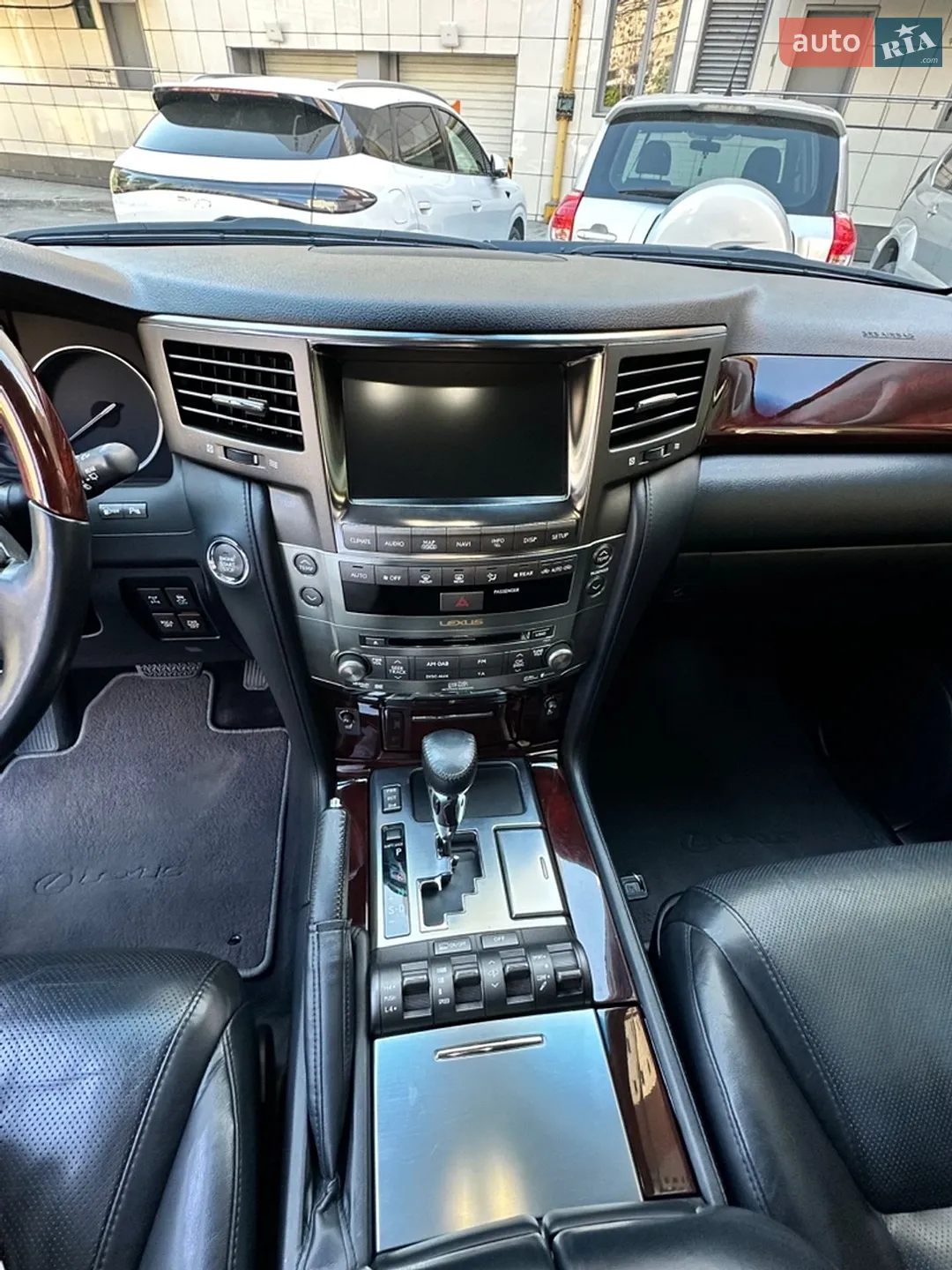 2011 Lexus LX - мініатюра 11