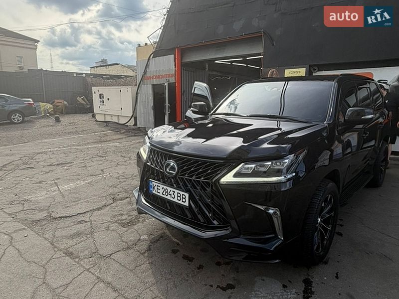Lexus LX 2017